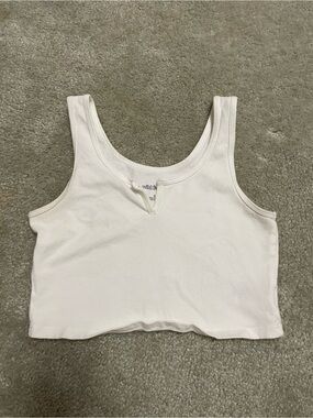 wild fable White V-Notch Cropped   Tank Top
